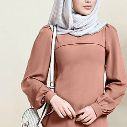 Israa lance sa ligne d’abayas